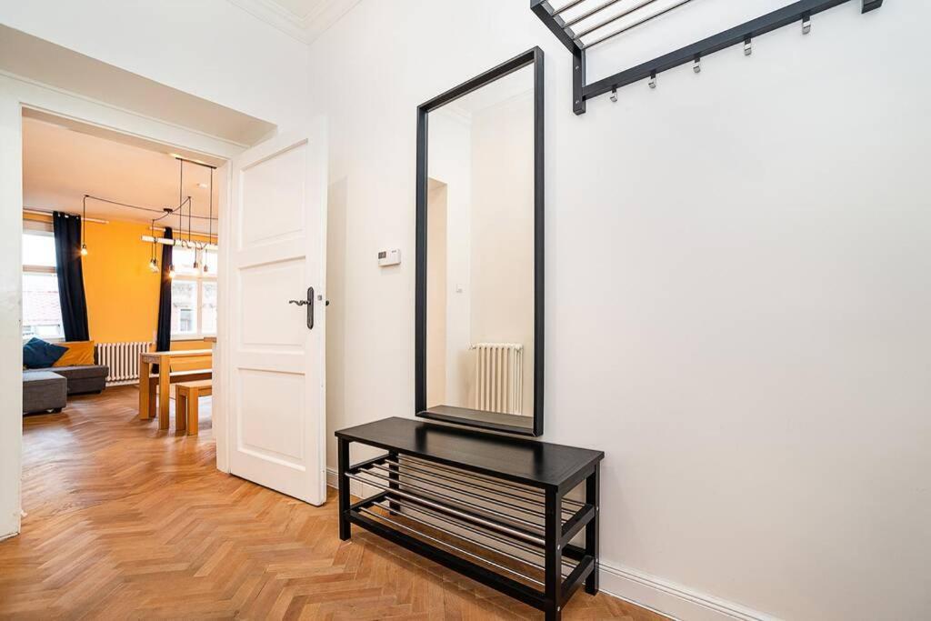 Apartament Elegant, Modern, 2-Bed Flat By Museum Of Praga Zewnętrze zdjęcie